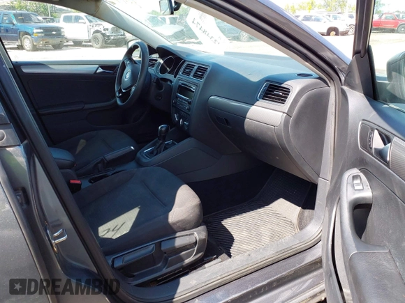 2015 Volkswagen Jetta SE with VIN 3VWD07AJ7FM348009, listed as a IAAI auction lot 42348474 with 107,753 mi miles and . Bid and sale history available at DreamBid. Image 5.