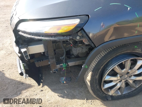 2015 Jeep Cherokee Limited with VIN 1C4PJMDB4FW610956, listed as a IAAI auction lot 42167270 with 118,219 mi miles and . Bid and sale history available at DreamBid. Image 21.