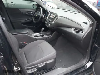 2017 Chevrolet Malibu LT with VIN 1G1ZE5ST7HF272785, listed as a IAAI auction lot 41613344 with 87,706 mi miles. Bid and sale history available at carsss.com. Image 5.