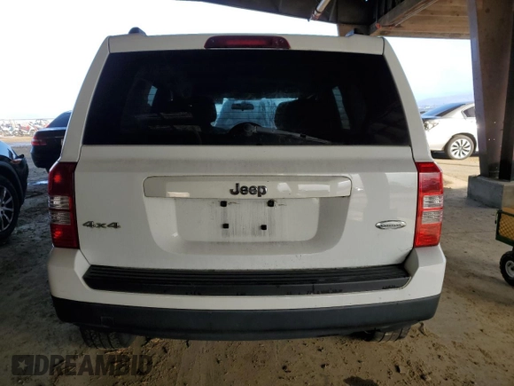 2014 Jeep Patriot Latitude with VIN 1C4NJRFB2ED665093, listed as a Copart auction lot 85868964 with 110,066 mi miles and Salvage title. Bid and sale history available at DreamBid. Image 6.