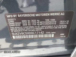2013 BMW X5 xDrive50i z VIN 5UXZV8C5XD0C17142, wystawiony jako IAAI lot #42528433 z przebiegiem 84 886 mil mil oraz . Historia ofert i sprzedaży dostępna na DreamBid. Obrazek 9.