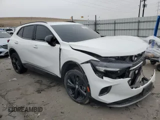 2022 Buick Envision Essence with VIN LRBFZPR4XND110227, listed as a Copart auction lot 44638245 with 30,492 mi miles and Salvage Title. Bid and sale history available at carsss.com. Image 4.