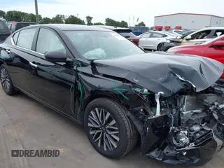 2024 Nissan Altima SV z VIN 1N4BL4DV9RN305905, wystawiony jako IAAI lot #42492164 z przebiegiem 52 046 mil mil oraz . Historia ofert i sprzedaży dostępna na DreamBid. Obrazek 1.