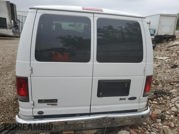 2013 Ford Econoline Passenger XL z VIN 1FBSS3BL6DDA90849, wystawiony jako Copart lot #55224515 z przebiegiem 175 845 mil mil oraz Szkoda całkowita • Salvage title. Historia ofert i sprzedaży dostępna na DreamBid. Obrazek 6.