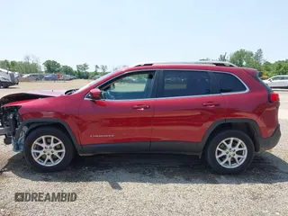 2017 Jeep Cherokee Latitude z VIN 1C4PJMCS2HW615674, wystawiony jako IAAI lot #42407282 z przebiegiem 98 185 mil mil oraz . Historia ofert i sprzedaży dostępna na DreamBid. Obrazek 15.