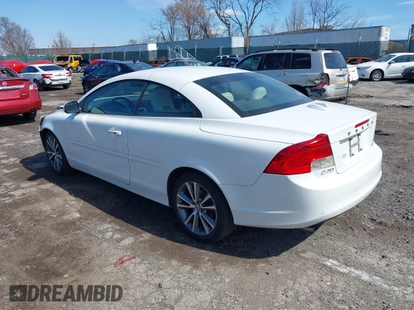 2013 Volvo C70 T5 with VIN YV1672MC0DJ139884, listed as a IAAI auction lot 41846044 with 89,838 mi miles. Bid and sale history available at carsss.com. Image 3.