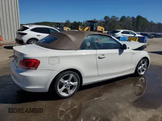 2012 BMW 1 Series 128i z VIN WBAUL7C51CVM83012, wystawiony jako Copart lot #46604615 z przebiegiem 156 565 mil mil oraz Szkody całkowita. Historia ofert i sprzedaży dostępna na DreamBid. Obrazek 3.