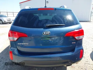 2015 Kia Sorento LX with VIN 5XYKTCA65FG611522, listed as a IAAI auction lot 41861461 with 200,615 mi miles. Bid and sale history available at carsss.com. Image 16.