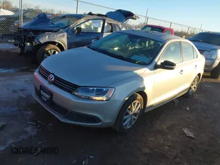 2013 Volkswagen Jetta SE with VIN 3VWDX7AJ6DM231773, listed as a IAAI auction lot 41388069 with 143,266 mi miles and . Bid and sale history available at DreamBid. Image 17.