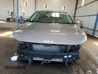 2025 Kia K4 LXS with VIN 3KPFT4DE8SE038309, listed as a Copart auction lot 52817335 with 4,658 mi miles and Non Repairable. Bid and sale history available at carsss.com. Image 5.
