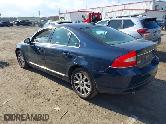 2011 Volvo S80 3.2L with VIN YV1940AS5B1137566, listed as a IAAI auction lot 39723737 with 40,971 mi miles. Bid and sale history available at carsss.com. Image 3.