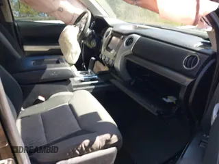 2014 Toyota Tundra 4WD Truck SR5 with VIN 5TFDW5F15EX337114, listed as a IAAI auction lot 41734727 with 209,163 mi miles. Bid and sale history available at carsss.com. Image 5.