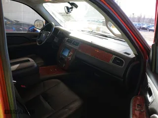 2008 Chevrolet Avalanche LS with VIN 3GNFK123X8G250104, listed as a IAAI auction lot 41383556 with 244,654 mi miles. Bid and sale history available at carsss.com. Image 5.
