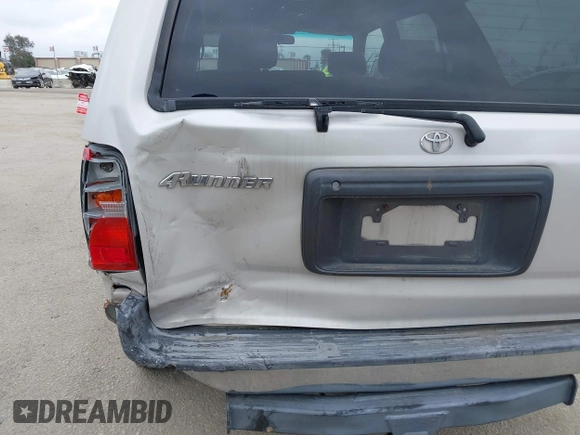 2000 Toyota 4Runner SR5 with VIN JT3GN86R1Y0139753, listed as a IAAI auction lot 42192055 with 178,459 mi miles and . Bid and sale history available at DreamBid. Image 6.