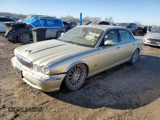 2006 Jaguar XJ with VIN SAJWA79B56SH01865, listed as a Copart auction lot 42511925 with 262,968 mi miles and Salvage Title. Bid and sale history available at carsss.com. Image 1.