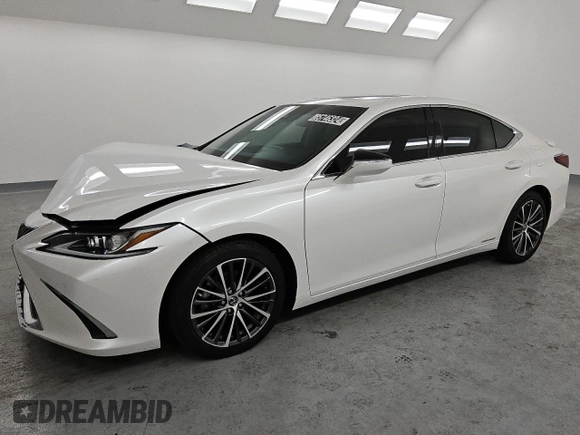2022 Lexus ES 300h z VIN 58ADA1C18NU020705, wystawiony jako Copart lot #47901355 z przebiegiem 27 507 mil mil oraz Czysty tytuł • Clean title. Historia ofert i sprzedaży dostępna na DreamBid. Obrazek 1.