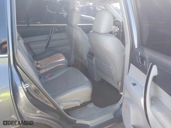 2013 Toyota Highlander Limited with VIN 5TDYK3EH5DS113166, listed as a IAAI auction lot 41791871 with 130,241 mi miles. Bid and sale history available at carsss.com. Image 8.
