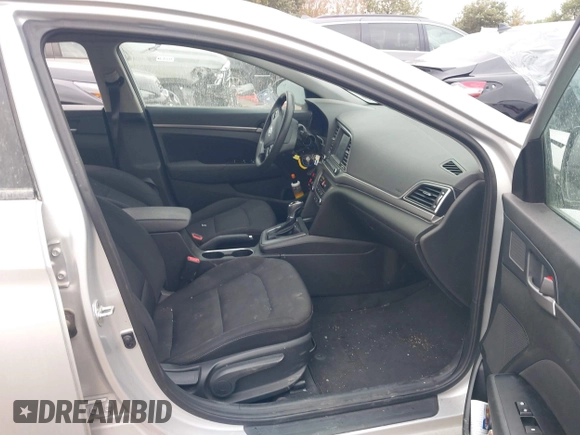 2018 Hyundai Elantra SEL z VIN 5NPD84LFXJH333683, wystawiony jako IAAI lot #41033409 z przebiegiem 67 874 mil mil oraz . Historia ofert i sprzedaży dostępna na DreamBid. Obrazek 5.