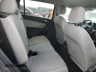 2018 Volkswagen Tiguan S z VIN 3VV1B7AX0JM068527, wystawiony jako Copart lot #51419805 z przebiegiem 86 169 mil mil oraz Szkoda całkowita • Salvage title. Historia ofert i sprzedaży dostępna na DreamBid. Obrazek 11.