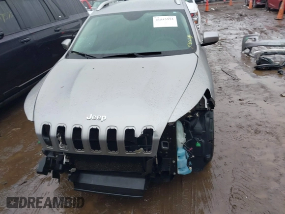 2016 Jeep Cherokee Latitude with VIN 1C4PJLCS8GW363504, listed as a IAAI auction lot 41543553 with 143,278 mi miles. Bid and sale history available at carsss.com. Image 13.