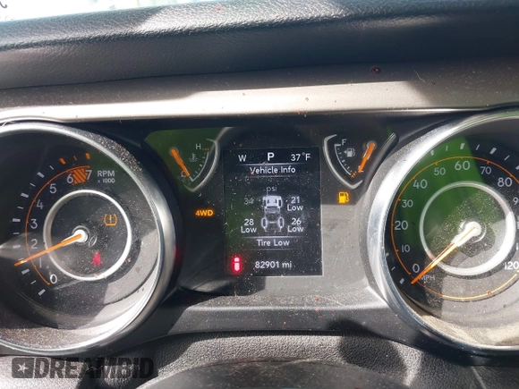 2020 Jeep Wrangler Unlimited Sport S z VIN 1C4HJXDN3LW155884, wystawiony jako IAAI lot #41868363 z przebiegiem 82 901 mil mil oraz . Historia ofert i sprzedaży dostępna na DreamBid. Obrazek 7.
