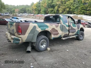 2001 Ford Super Duty F-250 XL with VIN 1FTNX21F51EA21401, listed as a Copart auction lot 71724304 with Not Provided miles and Salvage Title. Bid and sale history available at carsss.com. Image 3.
