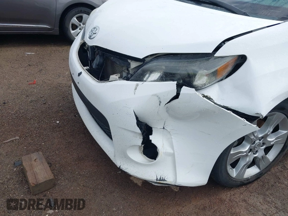 2012 Toyota Sienna SE с VIN 5TDXK3DC3CS268136, выставлен на аукционе IAAI как лот 42153110 с пробегом 248 887 миль миль и . История ставок и продаж доступна на DreamBid. Изображение 18.