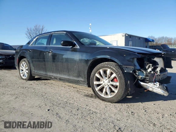 2016 Chrysler 300 Anniversary Edition with VIN 2C3CCARG0GH244347, listed as a Copart auction lot 45363285 with 87,864 mi miles and Salvage Title. Bid and sale history available at DreamBid. Image 4.