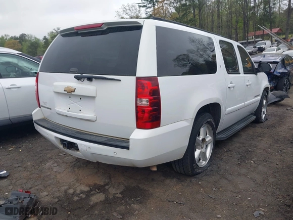 2007 Chevrolet Suburban LTZ with VIN 3GNFC160X7G132811, listed as a IAAI auction lot 41849787 with 1 mi miles. Bid and sale history available at carsss.com. Image 4.