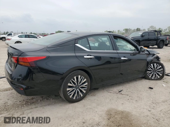 2024 Nissan Altima SV with VIN 1N4BL4DV2RN335764, listed as a Copart auction lot 50700695 with 26,438 mi miles and Salvage Title. Bid and sale history available at DreamBid. Image 3.