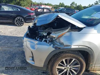 2018 Toyota Highlander SE with VIN 5TDKZRFH7JS531369, listed as a IAAI auction lot 42671645 with 130,222 mi miles and . Bid and sale history available at DreamBid. Image 6.