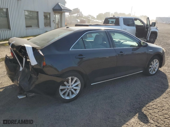 2014 Toyota Camry Hybrid LE with VIN 4T1BD1FK7EU137539, listed as a Copart auction lot 70744424 with 152,831 mi miles and Clean Title. Bid and sale history available at carsss.com. Image 3.