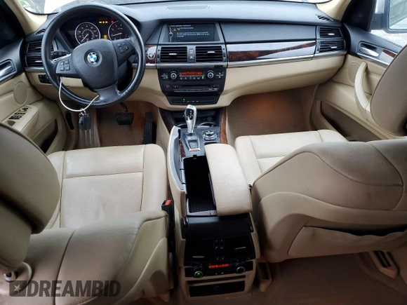 2011 BMW X5 35i with VIN 5UXZV4C5XBL405046, listed as a Copart auction lot 84447124 with 180,936 mi miles and Clean Title. Bid and sale history available at carsss.com. Image 8.