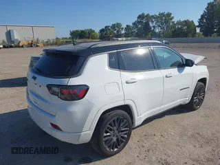 2022 Jeep Compass High Altitude with VIN 3C4NJDCB0NT164138, listed as a IAAI auction lot 40331205 with 23,505 mi miles and . Bid and sale history available at carsss.com. Image 4.