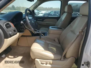 2007 Chevrolet Tahoe LS with VIN 1GNFC13J87R284146, listed as a Copart auction lot 49843285 with 252,038 mi miles and Salvage title. Bid and sale history available at DreamBid. Image 7.