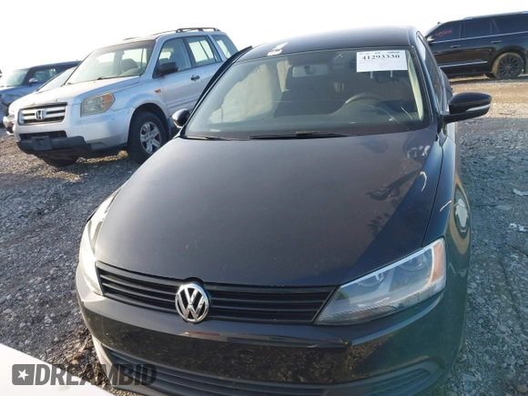 2012 Volkswagen Jetta Sedan SE w/Convenience & Sunroof with VIN 3VWDX7AJ5CM421899, listed as a IAAI auction lot 41293330 with 173,176 mi miles. Bid and sale history available at carsss.com. Image 12.