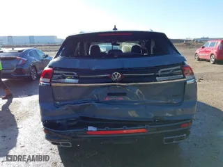 2024 Volkswagen Atlas Cross Sport 2.0T SEL Premium R-Line with VIN 1V2FE2CA9RC223529, listed as a IAAI auction lot 41188547 with 24,711 mi miles. Bid and sale history available at carsss.com. Image 6.