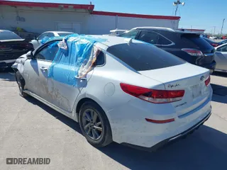 2020 Kia Optima LX with VIN 5XXGT4L38LG429263, listed as a IAAI auction lot 41704297 with 77,146 mi miles. Bid and sale history available at carsss.com. Image 3.