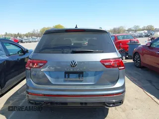 2024 Volkswagen Tiguan SE R-Line Black с VIN 3VVCB7AX2RM010794, выставлен на аукционе IAAI как лот 41894596 с пробегом 25 136 миль миль и . История ставок и продаж доступна на DreamBid. Изображение 16.