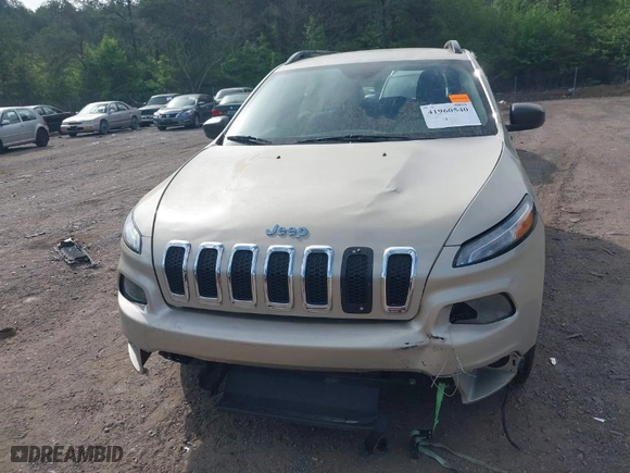 2015 Jeep Cherokee Sport with VIN 1C4PJLAB7FW732855, listed as a IAAI auction lot 41960540 with 157,674 mi miles. Bid and sale history available at carsss.com. Image 6.
