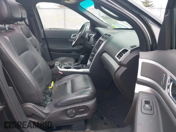 2014 Ford Explorer XLT with VIN 1FM5K8D8XEGB33891, listed as a IAAI auction lot 42143059 with 180,255 mi miles and . Bid and sale history available at carsss.com. Image 5.