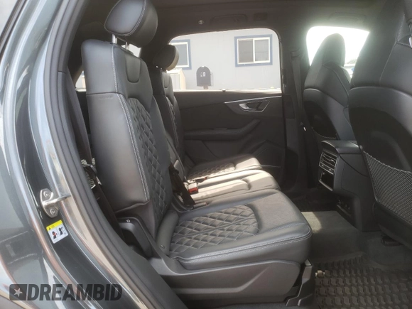 2022 Audi SQ7 Prestige z VIN WA1VWBF78ND005333, wystawiony jako Copart lot #45151024 z przebiegiem 12 813 mil mil oraz Czysty tytuł • Clean title. Historia ofert i sprzedaży dostępna na DreamBid. Obrazek 10.