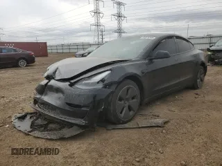 2022 Tesla Model 3 Long Range z VIN 5YJ3E1EB7NF110261, wystawiony jako Copart lot #52076895 z przebiegiem 47 219 mil mil oraz Szkoda całkowita • Salvage title. Historia ofert i sprzedaży dostępna na DreamBid. Obrazek 1.