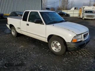 1999 GMC Sonoma SLS with VIN 1GTCS194XX8535397, listed as a Copart auction lot 45592295 with 126,021 mi miles and Salvage Title. Bid and sale history available at DreamBid. Image 4.