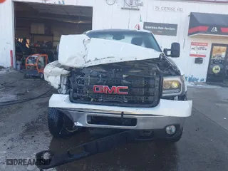 2012 GMC Sierra 2500HD SLE with VIN 1GT220C82CZ121696, listed as a IAAI auction lot 41608078 with 418,639 mi miles. Bid and sale history available at carsss.com. Image 12.