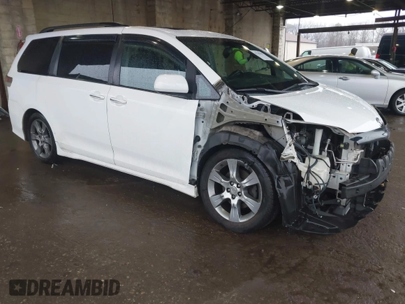 2015 Toyota Sienna SE with VIN 5TDXK3DC1FS528070, listed as a IAAI auction lot 41780191 with 117,488 mi miles. Bid and sale history available at carsss.com. Image 1.