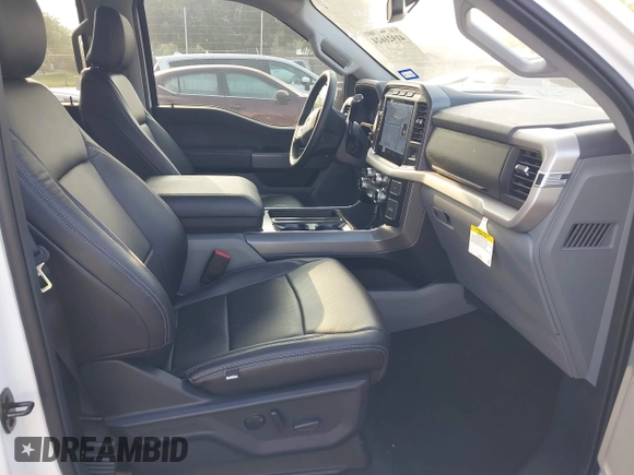 2023 Ford F-150 XL z VIN 1FTEW1CP1PKF44623, wystawiony jako IAAI lot #41921624 z przebiegiem 3 008 mil mil oraz . Historia ofert i sprzedaży dostępna na DreamBid. Obrazek 5.