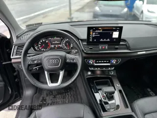 2021 Audi Q5 Premium with VIN WA1AAAFY3M2083416, listed as a Copart auction lot 37166413 with 5,451 mi miles. Bid and sale history available at carsss.com. Image 9.