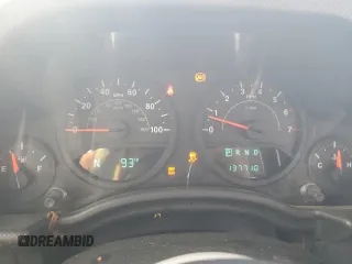 2008 Jeep Wrangler X z VIN 1J4FA24178L619687, wystawiony jako Copart lot #62535985 z przebiegiem 137 710 mil mil oraz Szkoda całkowita • Salvage title. Historia ofert i sprzedaży dostępna na DreamBid. Obrazek 9.