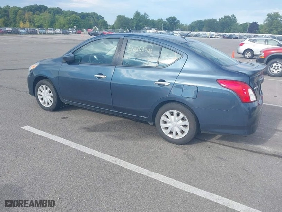 2016 Nissan Versa SV with VIN 3N1CN7AP5GL876940, listed as a IAAI auction lot 40207400 with NaN miles. Bid and sale history available at carsss.com. Image 3.